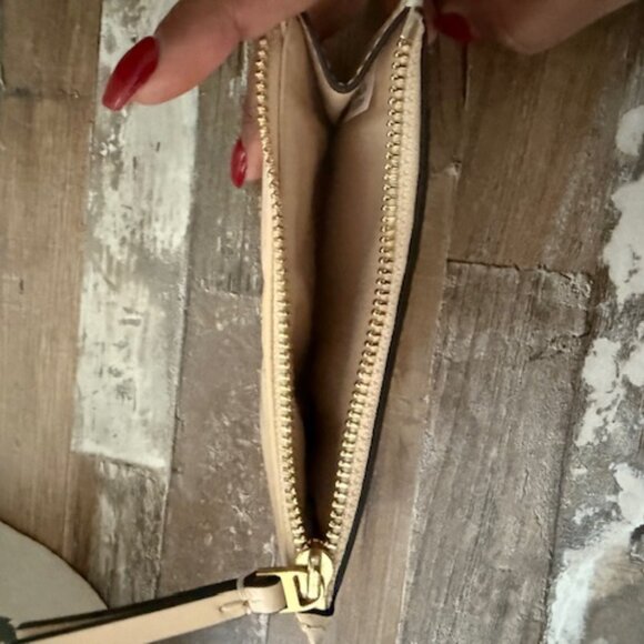 Tory Burch Kira Diamond Quilt Zip Card Case - Picture 5 of 6